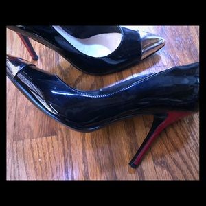 Guess trendy high heel shoes